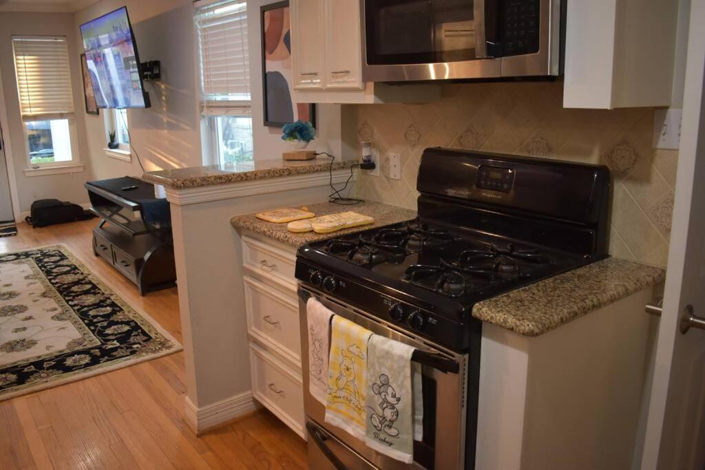 Townhouse Near Midtown Apartment Houston Exterior foto